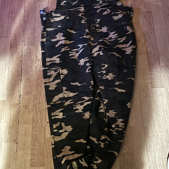 Overalls camo - Picture 2 of 2